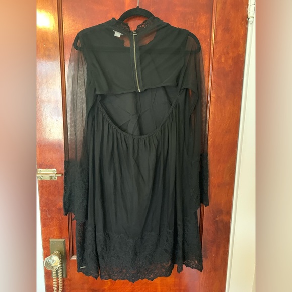 Large (14) black Volcom dress - Picture 2 of 2